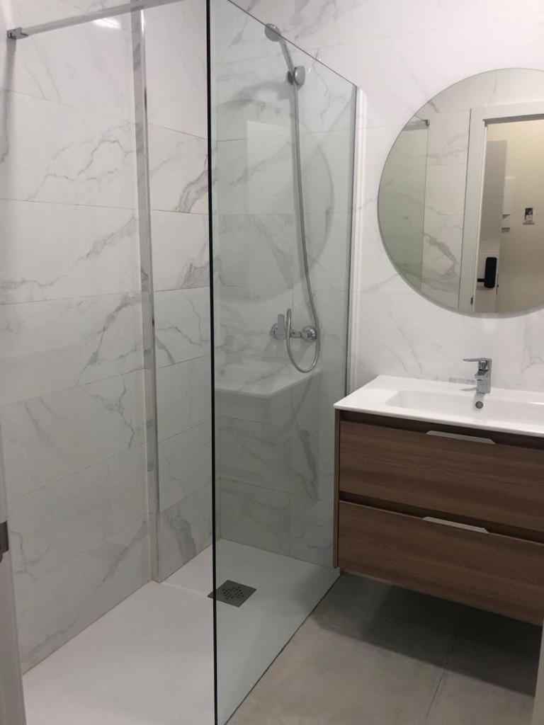 Centro Estudio Trinidad Malaga 3 エクステリア 写真