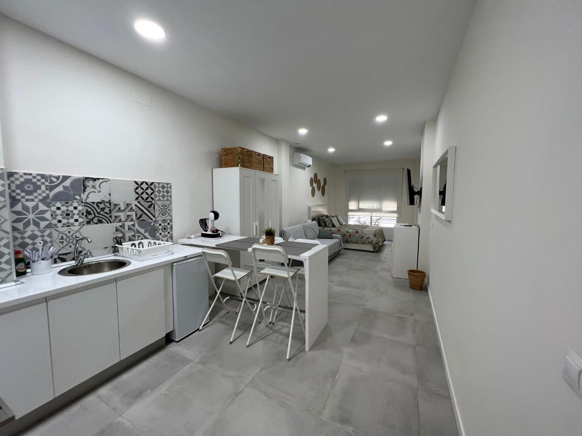 Centro Estudio Trinidad Malaga 3 エクステリア 写真